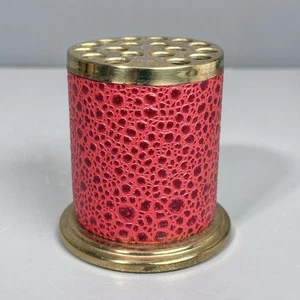 Mid Century Messing & Rot Faux Shagreen Lippenstift Halter Waschtisch Organizer Pat Anhänger - Bild 1 von 14