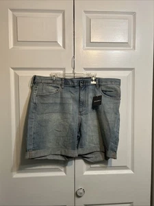 NWT Eddie Bauer Boyfriend Jean Denim Shorts Size 14 Blue Light Wash Women’s - Picture 1 of 9