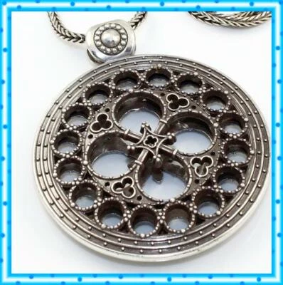 Collar grande largo llamativo de la basílica de Brighton nuevo $88 Foto 1 de 2