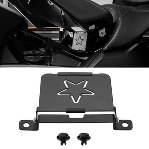 Performance Seat Bracket for Can Am Spyder RT (2020+) for Easy Fuel Tank Access - Picture 1 of 8