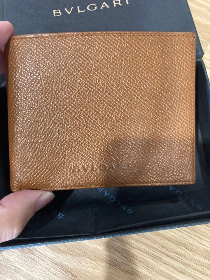Cartera plegable BVLGARI para cuero Bill Grain en camel unisex nueva sin etiquetas Foto 1 de 4