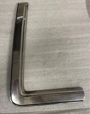 Cadillac Eldorado Biarritz 1979-1985 cuarto trasero derecho moldura de ventana Foto 1 de 4