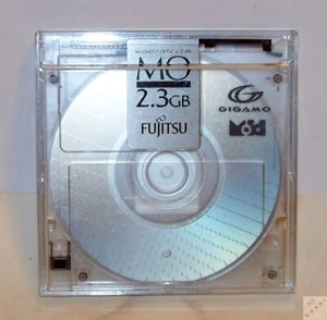 Disque MO 2,3 Go RW Fujitsu GigaMo 3,5" disquette MO sauvegarde des données _vc - Photo 1/4