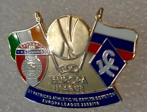 EUROPA LEAGUE EMAILLE ABZEICHEN 2009/10 - St. Patricks Athletic v Krylya Sovetov - Bild 1 von 3