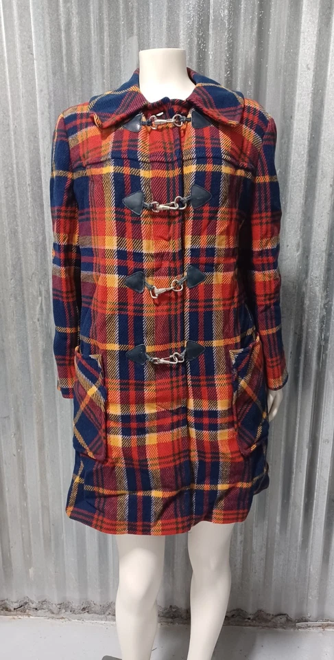 Abrigo de lana Pendleton vintage años 60 a cuadros para damas hecho en Portland Oregon Foto 1 de 4