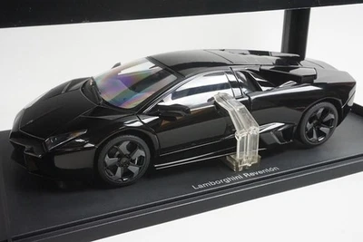 1:18 AUTOart 74592 Lamborghini Reventon Black - Image 1 of 4