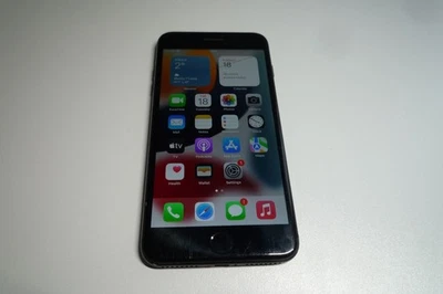 Apple iPhone 7 Plus - 32GB - Jet Black (Unlocked) A1784 (GSM) - Image 1 of 4