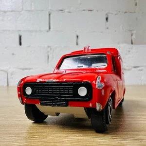 Renault 4 Fourgonnette Red Panel Van Solido 1:43 Diecast Model Car - Picture 1 of 15