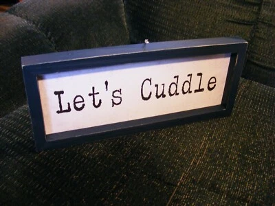 Letrero de pared de madera Let's Cuddle decoración azul marino blanco nuevo con etiquetas Foto 1 de 2