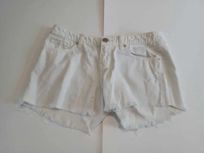 Mossimo Womens White Stretch Raw Hem Skinny Shorts Sz 2 Fit 3 - Image 1 of 4
