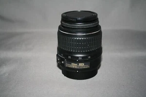 Nikon DX AF-S Nikkor 18-55mm f/3.5-5.6 G II ED lens - Picture 1 of 3