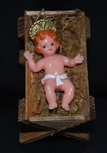 Alte Krippenfiguren alte Holz Krippe mit Jesuskind aus Hart Kunststoff - Bild 1 von 8