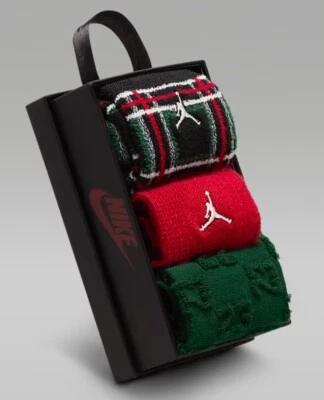 Paquete de 3 calcetines Nike Air Jordan Crew Set de regalo para niños grandes 3 años-5 años BJ0721-023  Foto 1 de 3