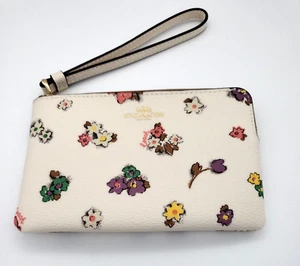 Coach Corner Zip Wristlet in Spaced Floral Field Print Coated Canvas New - Picture 1 of 8
