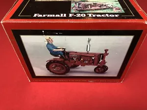 The Samuelson Family Farmall F-20 Tractor W/ Figurine By SpecCast 1:16 NIB - Picture 1 of 6