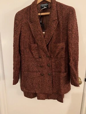 Precioso traje vintage de tweed Chanel Boutique rojo óxido, alrededor de la década de 1990, talla 10 de EE. UU. Foto 1 de 4