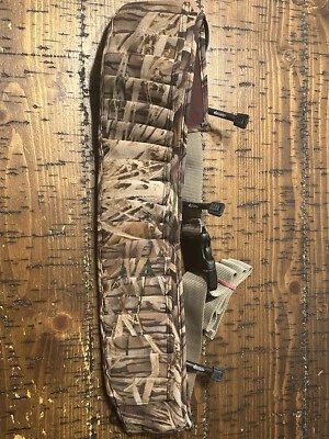 Avery  Ammo Belt 12ga Holds 25 /up To 3-1/2”Shells W/3 Zippered Pouches - Image 1 of 4