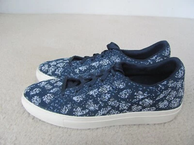 Skechers Women's Navy Blue & White Floral/Geometric Design Fashion Sneakers Sz 9 - Image 1 of 4