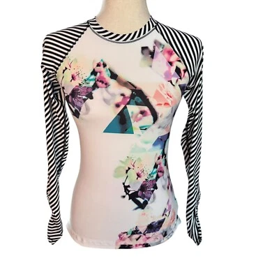 Top deportivo Calia by Carrie Underwood talla XS manga larga hi-lo Foto 1 de 4