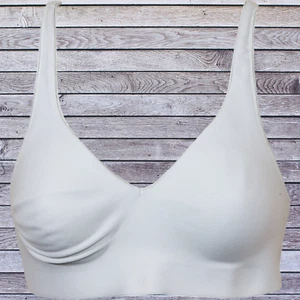 Hanes Women's T-shirt Bra Small Adjustable Straps Seamless Wireless White - Picture 1 of 6