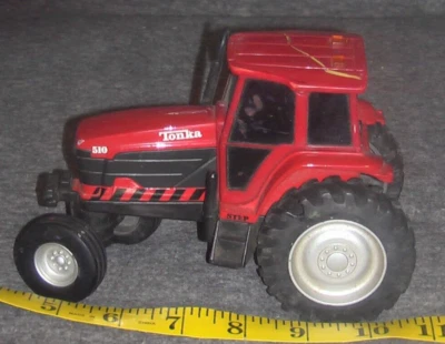 2001 Maisto Hasbro Plastic And Diecast Tonka 510 Farm Toy Tractor Green  - Image 1 of 4
