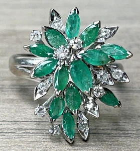 Anello cocktail vintage metà secolo oro massiccio 14 kt diamanti smeraldo naturale a grappolo - Foto 1 di 21
