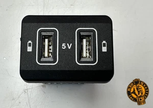 2015-2023 MERCEDES C CLASS W205 CONSOLE DUAL USB PORT SOCKET A2058207001 OEM - Picture 1 of 8