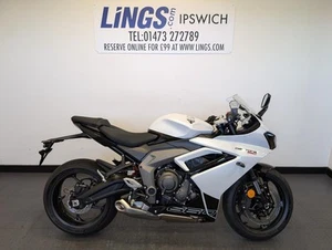 Triumph Daytona 660 - Picture 1 of 20