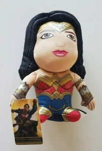 DC Comics Batman V Superman Dawn Of Justice Wonder Woman 7" Plush Soft Toy - Picture 1 of 3