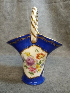 Porcelana de Versalles, Cesta de Porcelana, 9" de Alto, Azul con Flores y Dorado - Imagen 1 de 7