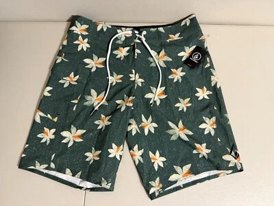 NWT ☀️ VOLCOM Mens Size 30 - MANIC 2 - Swim Board Shorts - Image 1 of 4