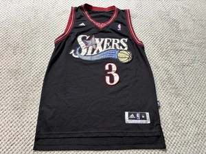 Camiseta deportiva Philadelphia 76ers Adidas Allen Iverson para hombre mediana negra NBA vintage - Imagen 1 de 6