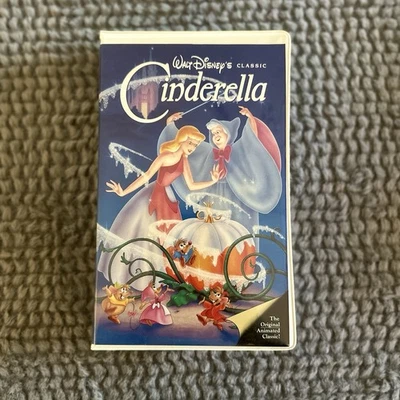 CINDERELLA Walt Disney Black Diamond Classics Clamshell VHS #410 - Image 1 of 3