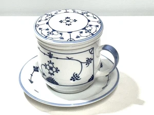 Sylter Teetasse mit Untertasse, Deckel und Filter -indisch blau-Strohblume No.1 - Bild 1 von 4