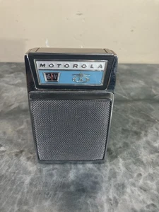 Vintage 1960s MOTOROLA X15E 6 TRANSISTOR AM RADIO TESTED SEE NOTES - Picture 1 of 10