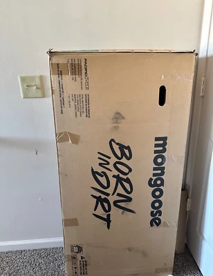 Bicicleta de montaña Mongoose Excursion con rueda de 24 pulgadas 21 velocidades - negra Foto 1 de 2