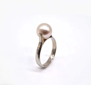 Anello in Oro Bianco 18 KT 750 con Perla Akoya Giapponese D'Acqua Salata Anni 50 - Foto 1 di 12