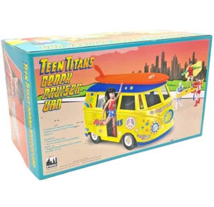TEEN TITANS BEACH CRUISER VAN Playset w/Exclusive WONDER GIRL Retro Figure • NEW - Picture 1 of 5