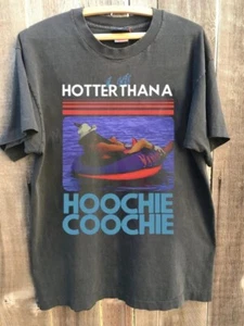 Hotter Than A Hoochie Coochie Meme Sommer Urlaub T-Shirt - Bild 1 von 4
