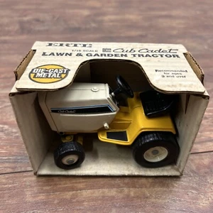 Ertl 1:16 Cub Cadet Model # 499-10ED 1980s Lawn Tractor 682 New In Box Series I - Picture 1 of 7