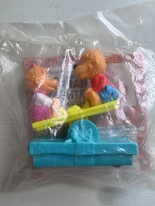 Vintage 1994 McDonald's Happy Meal Toy Happy Birthday The Berenstain Bears #6 - Picture 1 of 3