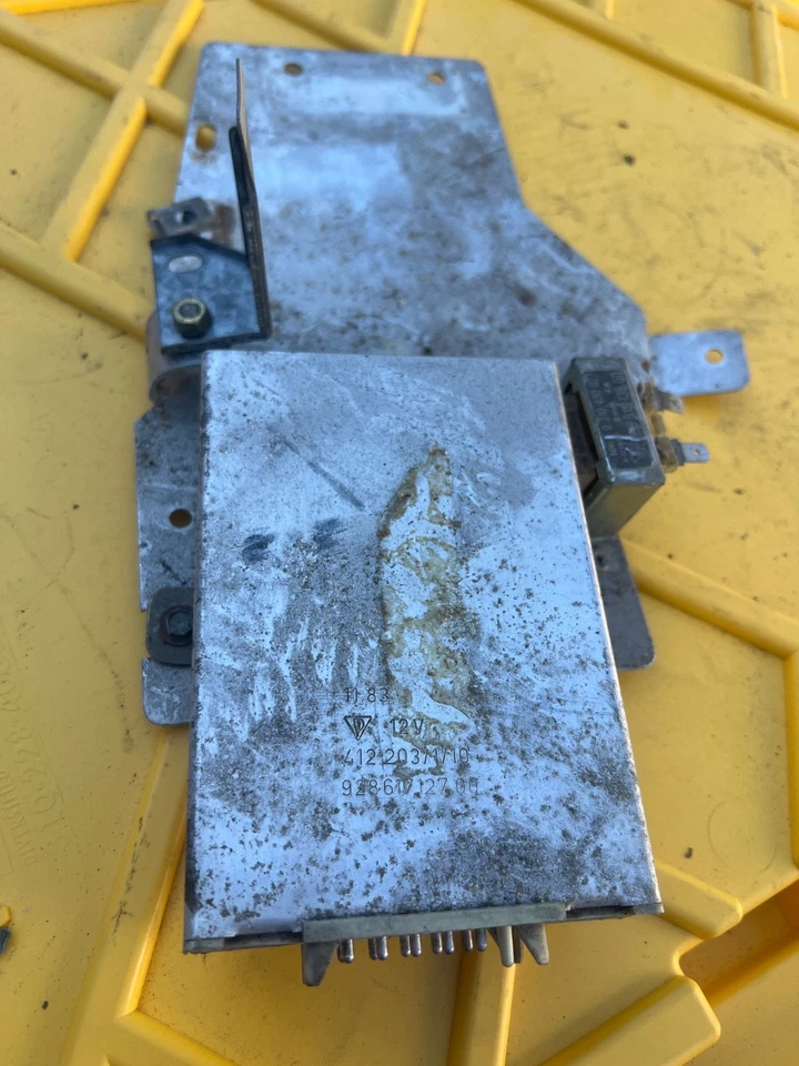 保时捷 911 & 928 (1978 - 1987) 原始设备制造商巡航控制单元 92861712700 — 第 1/4 张图片