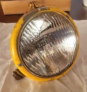 VINTAGE REVERSE BACK UP LIGHT OR FOG LIGHT 12 VOLT TRACTOR RAT ROD - Picture 1 of 6