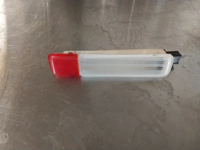 2001-2006 Chevrolet GMC Cadillac Door Panel Courtesy Light Right Front Rear OEM - Image 1 of 3