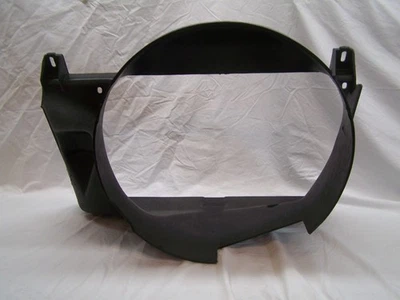 Cubierta del ventilador Corvette 1979-1981 GM# 14028585 buen estado Foto 1 de 4