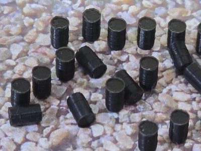 Oil Drums Barrels 200L Black Z Gauge 1:220 Scale Models Train Railway (20 Pack) - Image 1 of 3