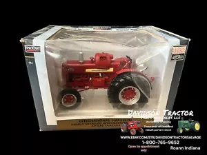 COSECHADORA INTERNACIONAL MUY DETALLADA W450 LP TRACTOR COLECCIONABLE 1 1-16th SC - Imagen 1 de 10
