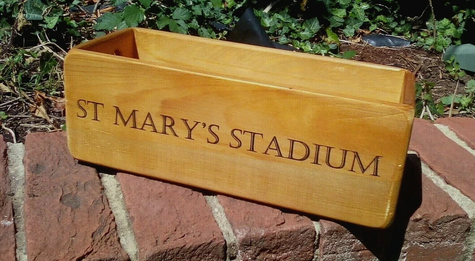 Rustic style ST MARY'S STADIUM wooden Southampton football storage box/crate. - Image 1 of 1