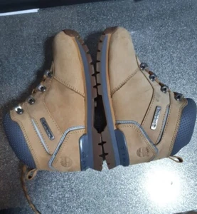 Par de Botas Bronceadas Timberland Junior Niños Exhibición Ligeramente Marca en Bota Reino Unido Talla 12 - Imagen 1 de 1