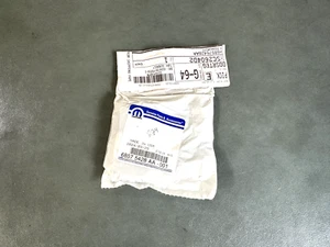Mopar OEM NOS 68365327AC Integrated Key Fob Transmitter 2019-2025 Ram 3500 - Foto 1 di 3